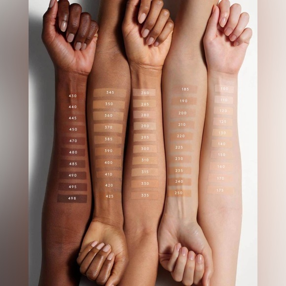 Fenty Pro Filt’r Soft Matte Longwear Foundation - Picture 4 of 4